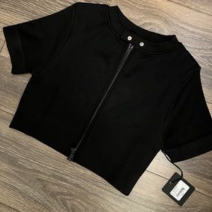 SET Active brand new crop top